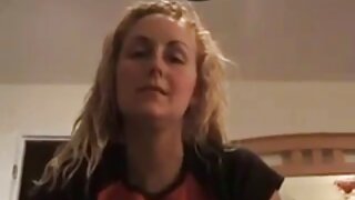 Busty latina hamam yoldaşını sikdirir